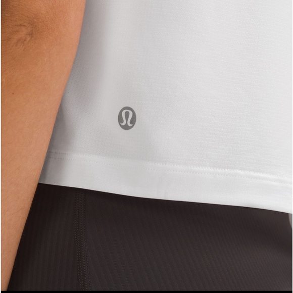 Lululemon T-Shirt - Picture 4 of 8